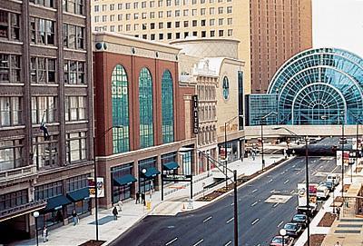 Circle Center Mall in downtown Indianapolis. This was on Wednesday 6/15 at  5P. : r/deadmalls