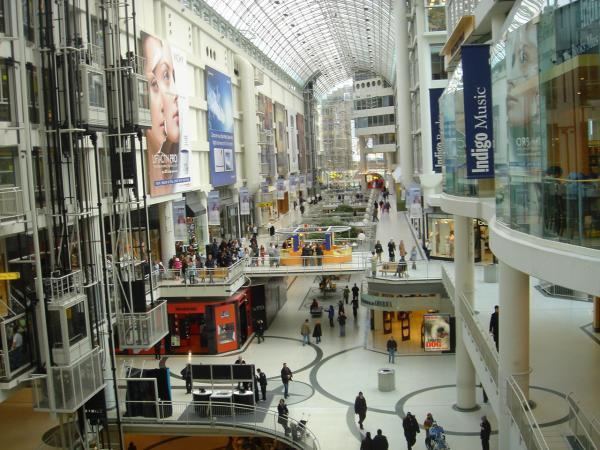 Today at Apple The Apple Store is located in the Toronto Eaton Centre, at Yonge Street. Travelling on the Gardiner Expressway, exit Yonge Street north. Toronto Eaton Centre is approximately 1 kilometre ahead on the west side at the Queen Street intersection.
