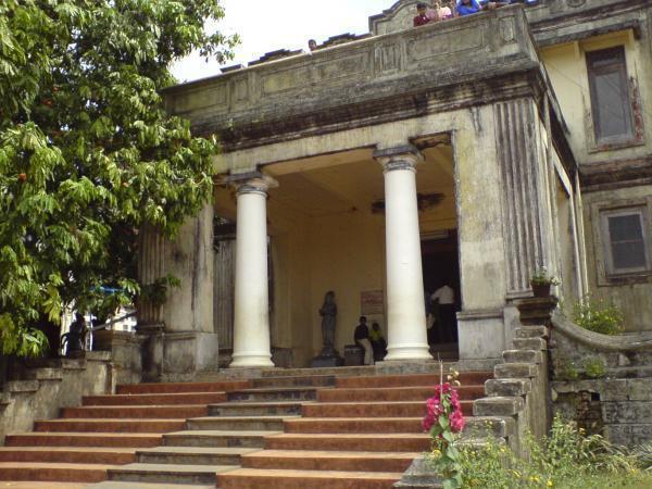 Hill Palace Museum Tripunithura Ernakulam Kochi The blockbuster movie, which featured mohanlal, suresh gopi, and shobana in the lead. wikimapia