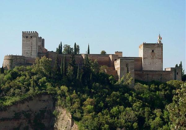 Alhambra Granada  Touristenattraktion und Weltkulturerbe