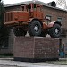 Пам'ятник-трактор К-700 в місті Луганськ