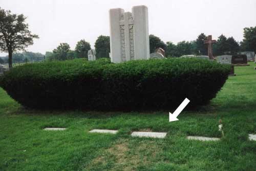Al Capone's grave - Hillside, Illinois
