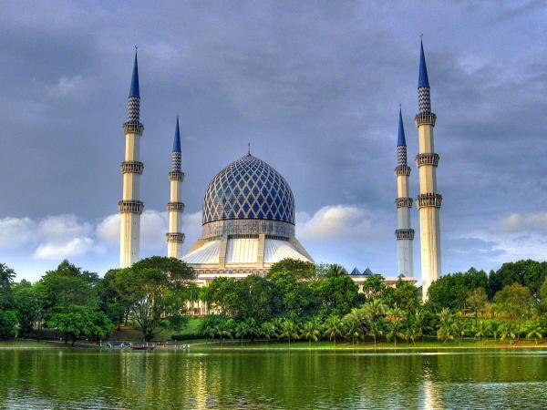Sultan Salahuddin Abdul Aziz Shah Mosque Shah Alam