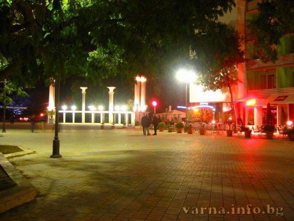 Glaven Vhod Na Morskata Gradina Varna