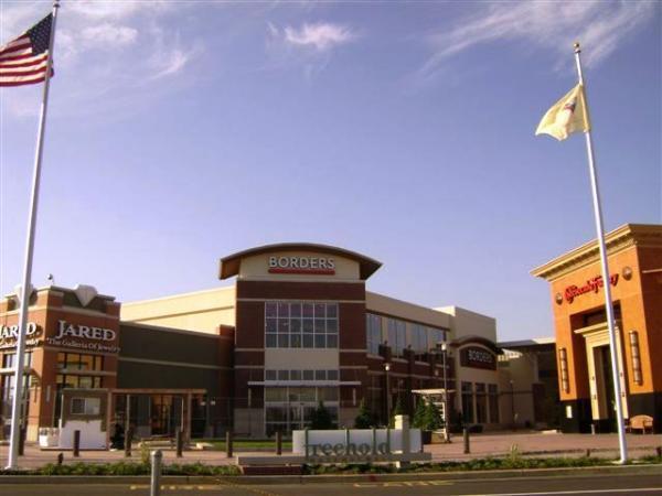 Freehold Raceway Mall Outdoor Lifestyle Expansion store shop