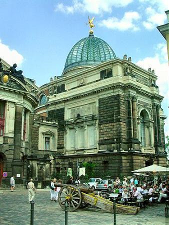 Dresden University of Visual Arts - Dresden