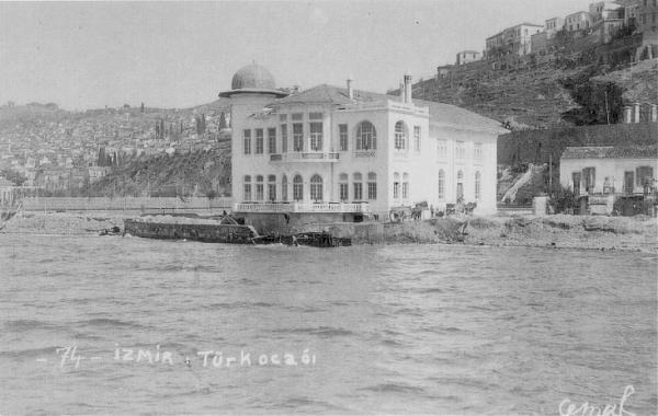 Devlet Tiyatrosu Konak Sahnesi Izmir Buyuksehir Belediyesi