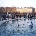 Grand bassin rond dans la ville de Paris