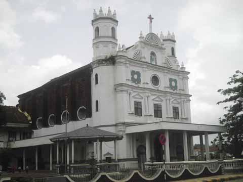 Our Lady Of Rosary Church Navelim Navelim's church was first built by the jesuits in the 1590s;