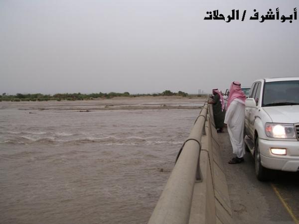 وادي مور العظيم أكبر الأودية في تهامة على الأطلاق ويطلق عليه مــــيزاب تهامة الاعظم 0 اضغط