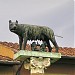 Lupa capitolina con Romolo e Remo in Pisa city