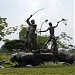 Patung Anak-anak Memancing Ikan, Telaga Golf Sawangan di kota Depok