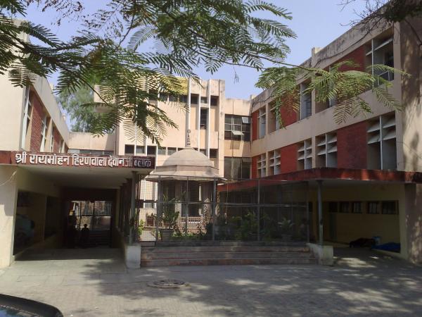 Mata Anandamayee Hospital Bhadaini Varanasi La sri sri anandamayi sangha en haridwar organiza la congregación anual samyam mahavrata para dedicar una semana a la meditación colectiva, el discurso religioso y la música devocional. wikimapia