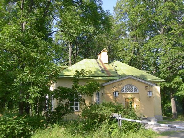адмиральский домик петергоф
