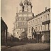 Здесь находилась церковь Николая Чудотворца «Большой Крест» (Никола Большой Крест) в городе Москва