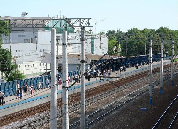 Әдемі және дөңгелек бөкселері бар порно