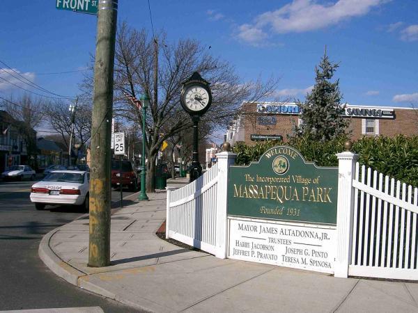 Massapequa Park, New York