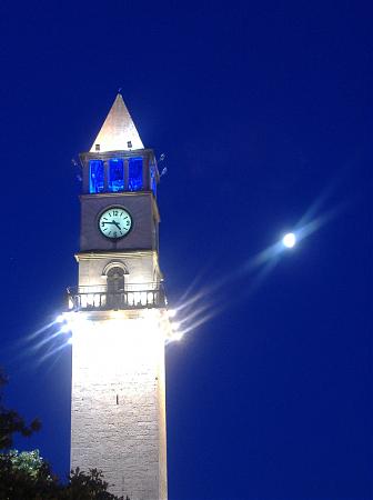 tiran saat kulesi tiran