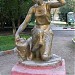 Статуя «Девушка с кувшином» в городе Москва