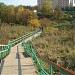 Пешеходный мост через болото на Красном овраге в городе Москва