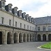 Ancien couvent de la Visitation : le cloître dans la ville de Caen
