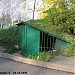 Ограждённые руины фундамента церкви в городе Москва