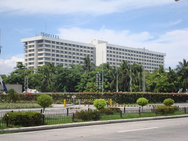 Solaire Resort & Casino - Wikipedia