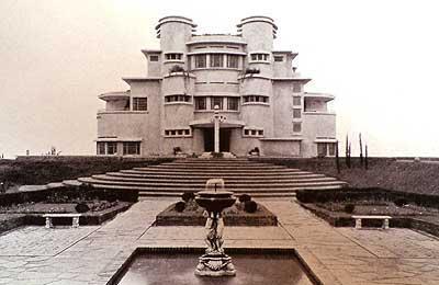 Gedung Bumi Siliwangi UPI (Villa Isola) - Bandung
