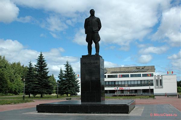 Памятник В. П. Чкалову - Чкаловск