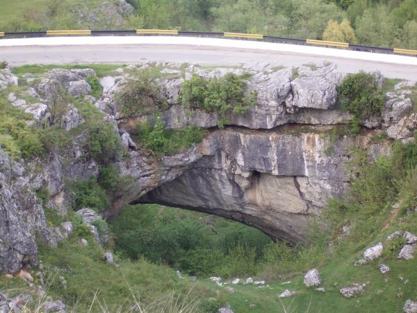 Podul Natural De La Ponoarele Numit Si Podul Uriasilor Sau Podul