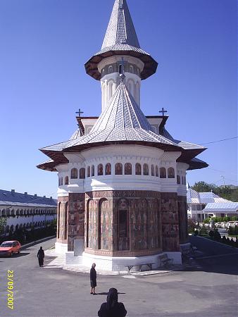 Manastirea Sfintei Cruci Oradea