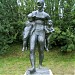 Скульптура «Женщина, которая несёт» в городе Москва