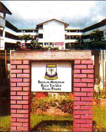 Sekolah Menengah Atas Asrama Kronis J