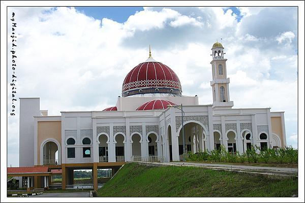 Masjid Daerah Perak Tengah Seri Iskandar - Seri Iskandar