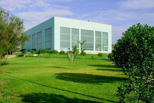 ydu yakin dogu universitesi olimpik kapali yuzme havuzu lefkosa kktc