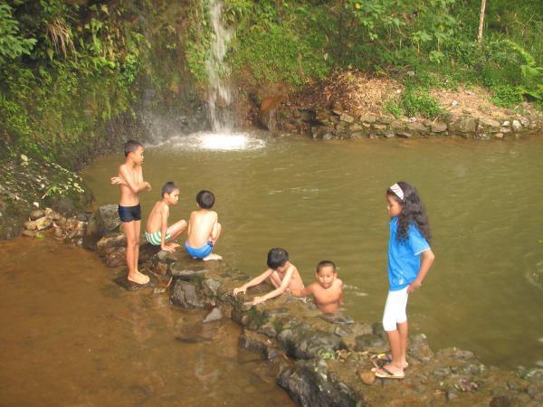 Pintu Masuk Kawasan Wisata Gunung Bunder - Desa GunungBunder2