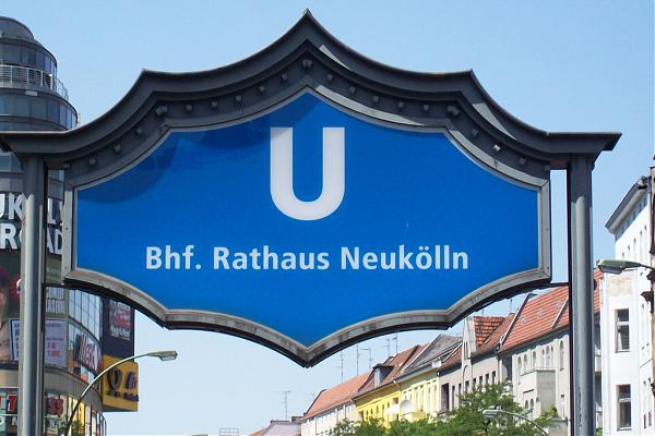 Eingang Zum U-Bahnhof Rathaus Neukölln - Berlin | Metro Entrance / Exit ...