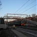 Надземный пешеходный переход через железную дорогу в городе Москва