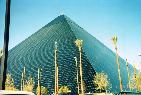 Luxor Las Vegas, CasinoCyclopedia