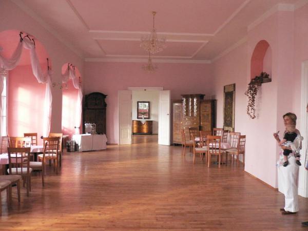 Где находится замок гоуска Houska Castle - Гоуска
