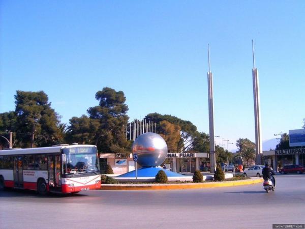 Lozan Meydani Nasil Gidilir Lozan Meydani Adres Ve Yol Tarifi Lozan Meydani Gecen Eshot Otobusleri