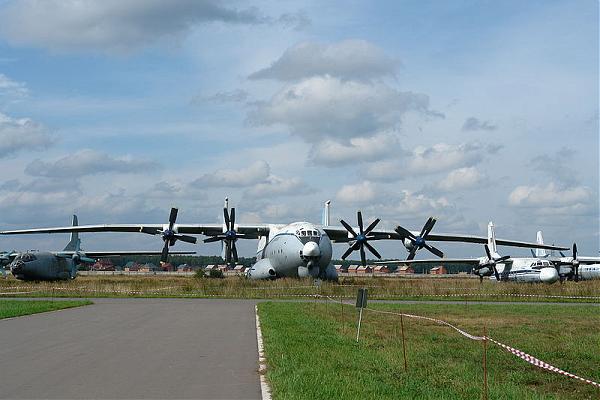 Antonov An-22