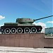 Т-34 на постаменте и скульптурная композиция «Проводы на фронт» в городе Якутск