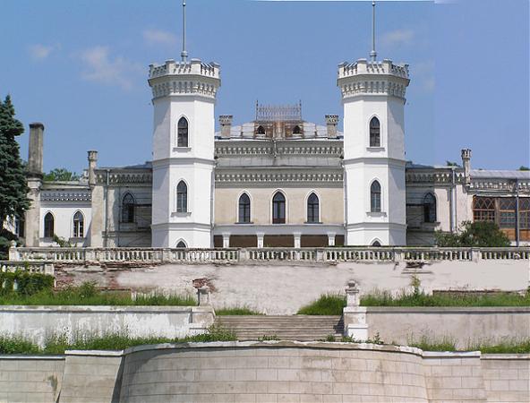 Шаровский замок-дворец