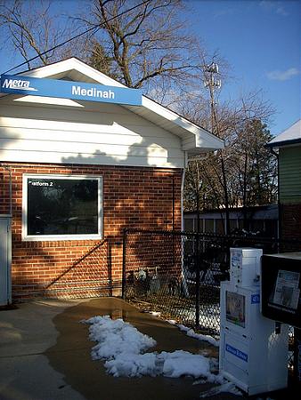 Medinah Metra Station