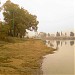 Озеро в парке в городе Рустави
