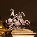 Statue équestre de Louis XIV dans la ville de Paris