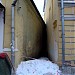 Узкий незастроенный угол между домами в городе Москва