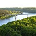 Trijų mergelių pėsčiųjų tiltas yra Kaunas mieste