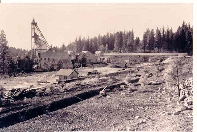 gold mining dredge